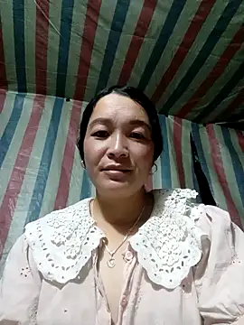 Snapshot of Bliss_rose chatting on October 15, 2025, 12:00 am Bliss rose online show from October 15, 2025, 12:00 am