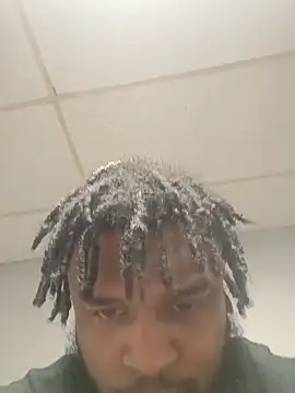 Snapshot of Longthickdick33 chatting on November 4, 2025, 5:01 pm Longthickdick33 online show from November 4, 2025, 5:01 pm