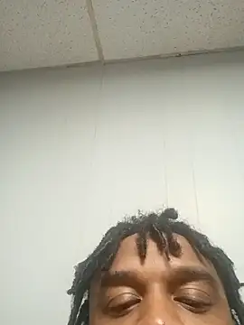 Snapshot of Longthickdick33 chatting on November 7, 2025, 9:42 am Longthickdick33 online show from November 7, 2025, 9:42 am