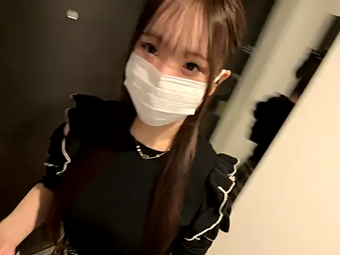 Snapshot of nano-da-u chatting on November 17, 2025, 5:30 pm nano-da-u online show from November 17, 2025, 5:30 pm