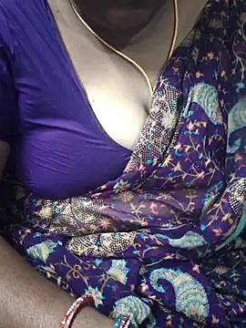 Snapshot of TAMIL_ELAKKIYA chatting on September 29, 2025, 5:18 pm TAMIL ELAKKIYA online show from September 29, 2025, 5:18 pm