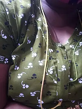 Snapshot of TAMIL_ELAKKIYA chatting on March 19, 2026, 7:01 am TAMIL ELAKKIYA online show from March 19, 2026, 7:01 am