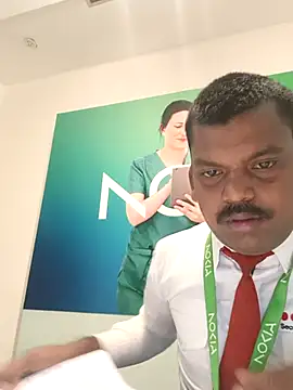 Snapshot of hotboy43339 chatting on October 1, 2025, 2:06 am hotboy43339 online show from October 1, 2025, 2:06 am