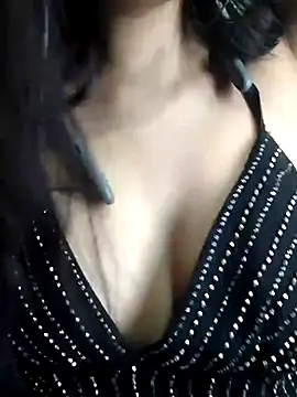 pihu099 online show from December 3, 2025, 7:45 pm