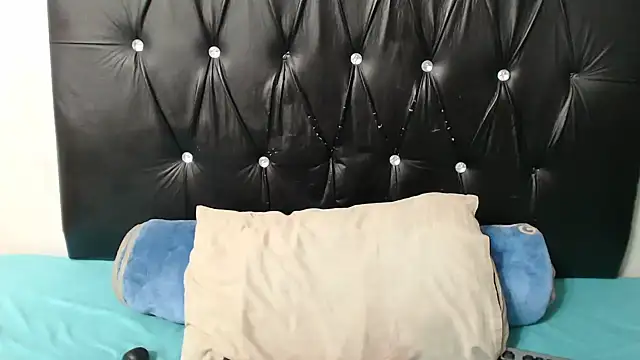 Wild RoseXX online show from June 15, 2026, 7:49 pm