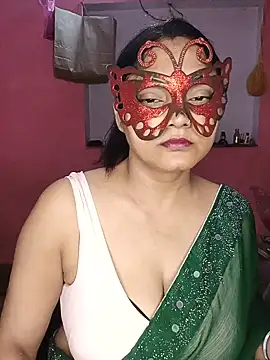Snapshot of MEERAcle chatting on July 2, 2026, 3:23 am MEERAcle online show from July 2, 2026, 3:23 am