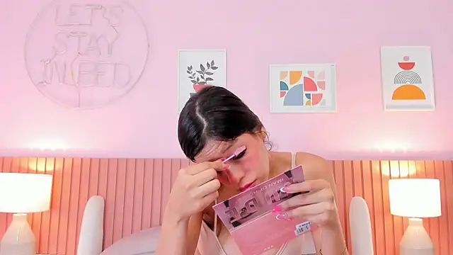 catalina jolie online show from November 17, 2025, 4:18 am