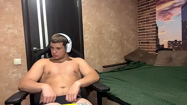 Snapshot of MusclePhantom chatting on June 7, 2026, 9:07 pm MusclePhantom online show from June 7, 2026, 9:07 pm