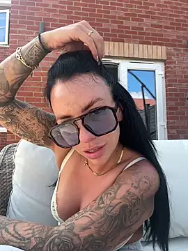 Snapshot of BELLABLACKXUK chatting on July 3, 2026, 10:43 am BELLABLACKXUK online show from July 3, 2026, 10:43 am