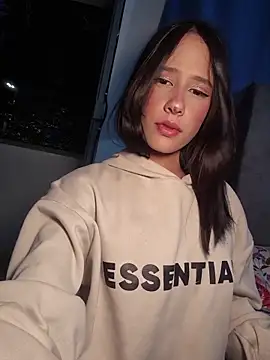 KLOE LUSTX online show from March 8, 2026, 11:30 pm