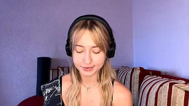 Snapshot of Jetta_Corsacami chatting on September 11, 2025, 9:31 am Jetta Corsacami online show from September 11, 2025, 9:31 am