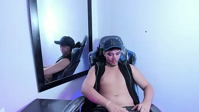 Snapshot of juanmechanic_ chatting on October 10, 2025, 6:01 am juanmechanic online show from October 10, 2025, 6:01 am