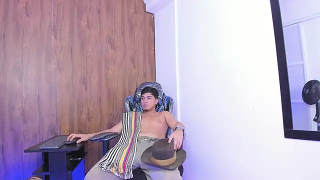 Snapshot of juanmechanic_ chatting on October 11, 2025, 3:17 am juanmechanic online show from October 11, 2025, 3:17 am