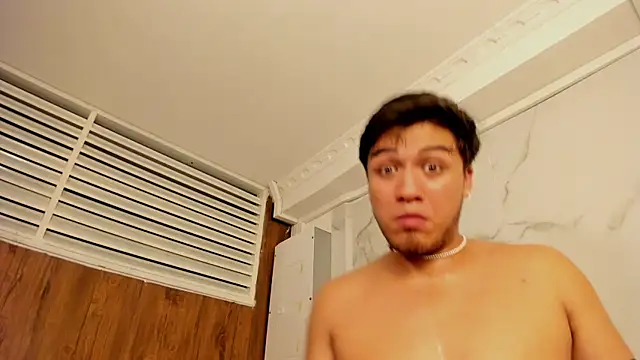 Snapshot of juanmechanic_ chatting on November 15, 2025, 10:56 am juanmechanic online show from November 15, 2025, 10:56 am