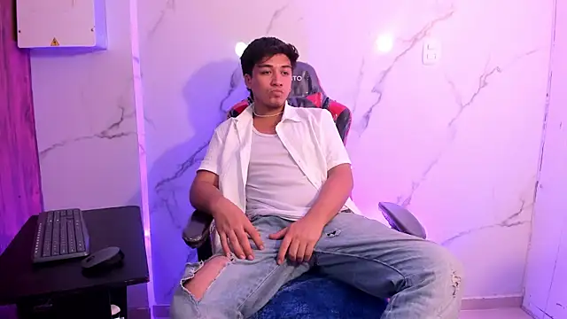 Snapshot of juanmechanic_ chatting on December 16, 2025, 5:23 am juanmechanic online show from December 16, 2025, 5:23 am