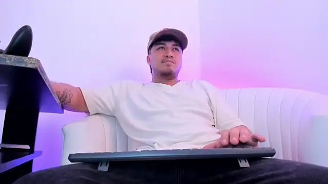 juanmechanic  online show from July 11, 2026, 10:00 pm