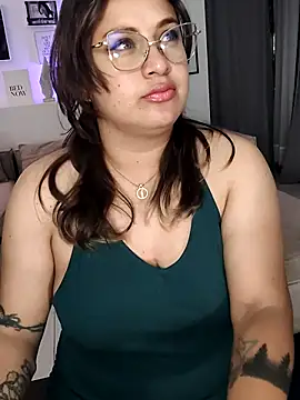 Snapshot of Laureen_se chatting on July 9, 2026, 5:11 am Laureen se online show from July 9, 2026, 5:11 am