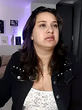 Snapshot of Laureen_se chatting on July 10, 2026, 6:28 am Laureen se online show from July 10, 2026, 6:28 am
