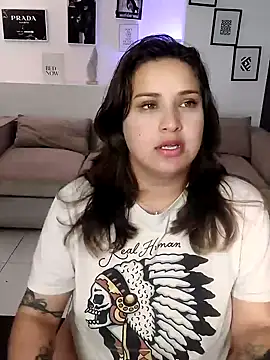 Snapshot of Laureen_se chatting on July 15, 2026, 5:23 am Laureen se online show from July 15, 2026, 5:23 am