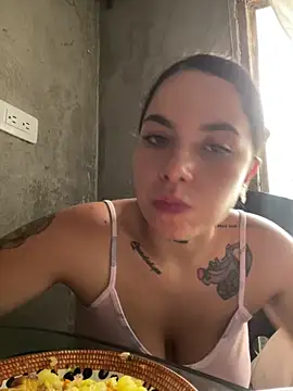 Snapshot of Lali_HOtt chatting on June 11, 2026, 9:13 pm Lali HOtt online show from June 11, 2026, 9:13 pm