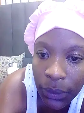 MrsMxx25 online show from October 20, 2025, 3:23 pm