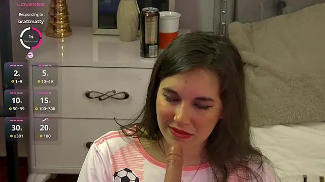 Snapshot of LolaButtie chatting on June 30, 2026, 6:36 am LolaButtie online show from June 30, 2026, 6:36 am