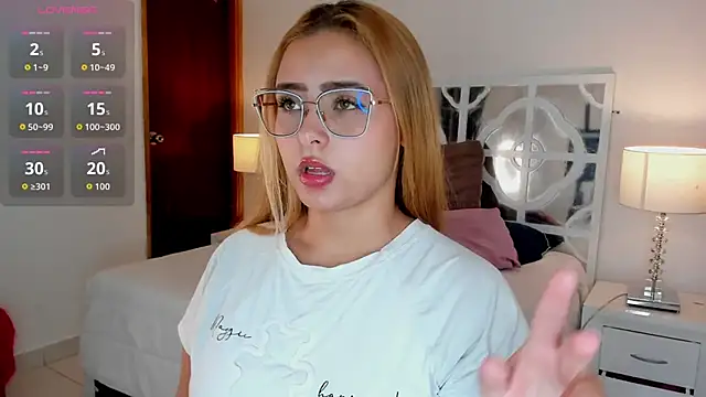 MikaelaStone online show from November 7, 2025, 11:21 am