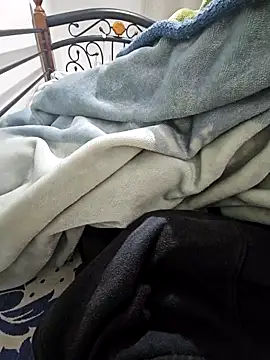 Snapshot of fena-sikerimmm chatting on October 25, 2025, 10:37 pm fena-sikerimmm online show from October 25, 2025, 10:37 pm