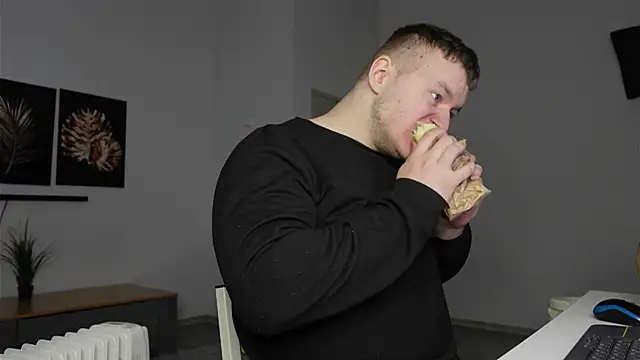 Richard Dullas online show from December 2, 2025, 1:17 pm