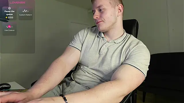 Snapshot of Richard_Dullas chatting on June 17, 2026, 6:53 pm Richard Dullas online show from June 17, 2026, 6:53 pm