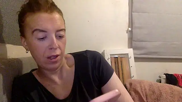 Bellababexox online show from May 3, 2026, 4:29 am