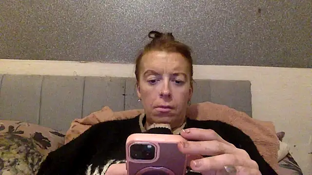 Bellababexox online show from May 7, 2026, 3:12 am