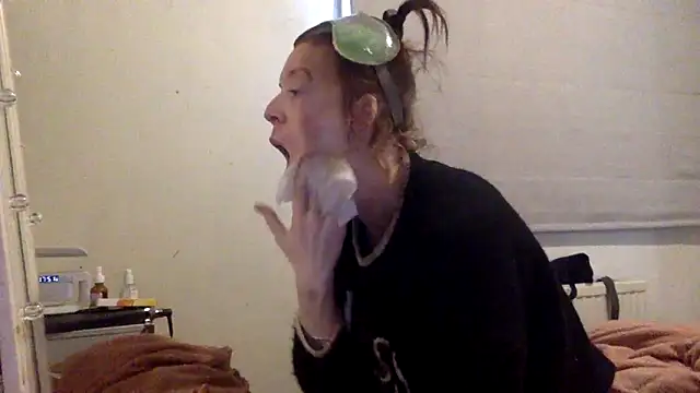 Bellababexox online show from May 13, 2026, 4:59 pm