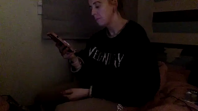 Bellababexox online show from May 16, 2026, 12:18 am