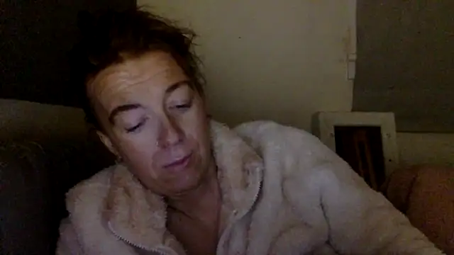 Bellababexox online show from May 18, 2026, 4:07 am