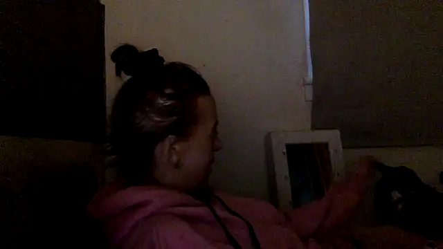 Bellababexox online show from May 25, 2026, 5:46 am
