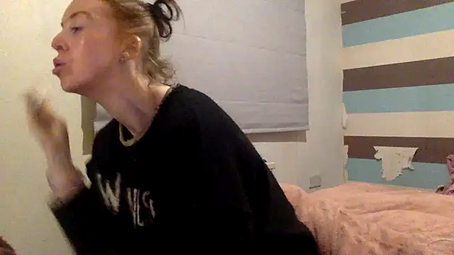 Bellababexox online show from May 27, 2026, 1:57 am