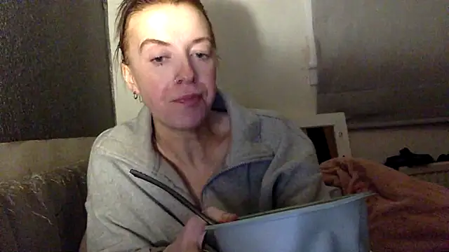 Bellababexox online show from June 11, 2026, 1:05 am