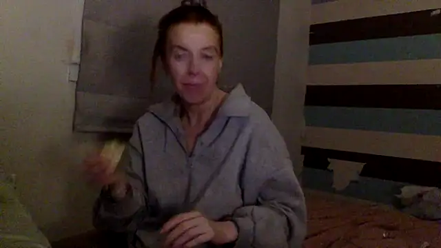 Bellababexox online show from June 17, 2026, 1:41 am