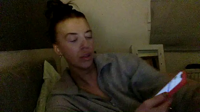 Bellababexox online show from June 18, 2026, 4:13 am