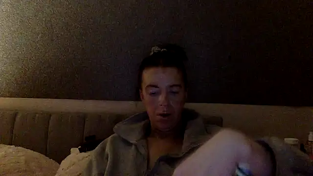 Bellababexox online show from July 17, 2026, 3:35 am