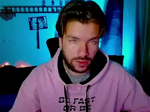 Snapshot of cortelioni_massimo_ chatting on October 30, 2025, 12:45 am cortelioni massimo online show from October 30, 2025, 12:45 am