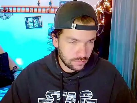 cortelioni massimo  online show from December 18, 2025, 10:05 pm