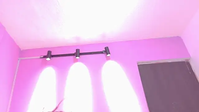 Snapshot of AndreaSweet2 chatting on May 27, 2026, 7:44 pm AndreaSweet2 online show from May 27, 2026, 7:44 pm