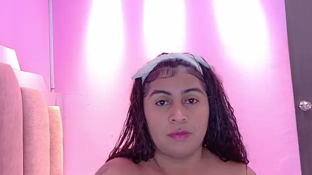 Snapshot of AndreaSweet2 chatting on June 23, 2026, 8:18 pm AndreaSweet2 online show from June 23, 2026, 8:18 pm