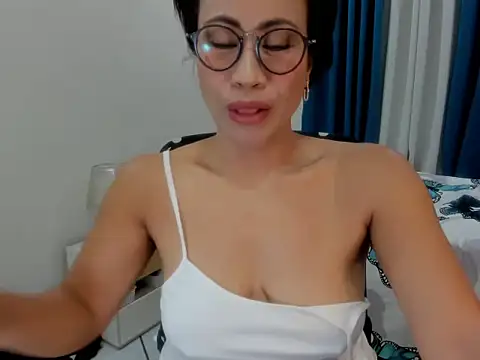 sweetkaley online show from February 1, 2026, 9:35 pm