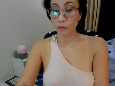 sweetkaley online show from April 17, 2026, 10:13 pm