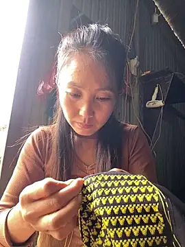 Snapshot of Huong-Ly chatting on October 8, 2025, 7:17 am Huong-Ly online show from October 8, 2025, 7:17 am