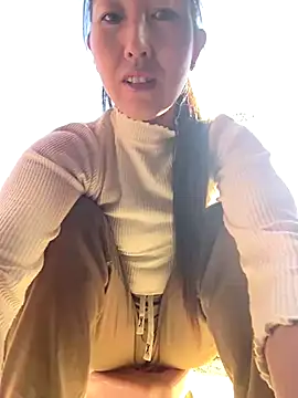 Snapshot of Huong-Ly chatting on November 26, 2025, 2:01 am Huong-Ly online show from November 26, 2025, 2:01 am