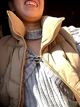 Snapshot of Huong-Ly chatting on November 28, 2025, 1:41 am Huong-Ly online show from November 28, 2025, 1:41 am